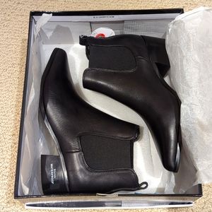 NWT Blondo Emelia Chelsea Black Leather Boots